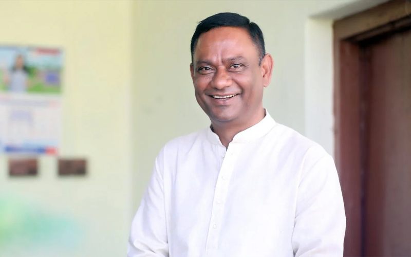 वनमन्त्री महतोले के-के गरे सय दिनमा ?